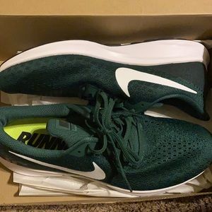 Men’s Nike shoes